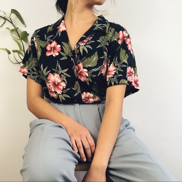 Vintage Tops - FINAL PRICE DROP Paradise Short Sleeve